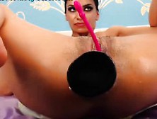 Hot Webcam Latina Stretching Her Asshole