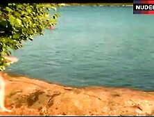 Irina Bjorklund Swims In Lake Nude – Levottomat