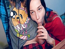 Gamer Stepsister Loves To Give Deepthroat Blowjobs During Gameplay
