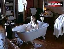 Cindy Crawford Naked In Soapy Foam – The Simian Line