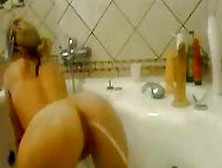 Amateur Girl Does Enema In The Shower