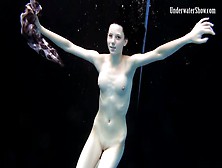Teens Swim And Strip Nude In Underwater Video