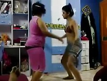 Arab's Mom & Not Her Daughter Dance