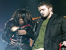 Justin Timberlake Mostrando Os Peitos Da Janet Jackson No Super Bowl 2004