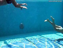 Jessica And Lindsay Swim Nude Inside The Pool