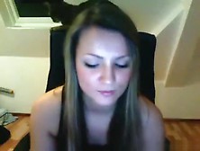 Hot Brunette Camgirls Masturbates With A Vibrator On Yourfreepornlive. Us