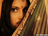 Teasing Dance From Indian Milf