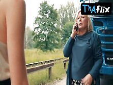 Karolina Gruszka Tits Scene In Krolestwo Kobiet