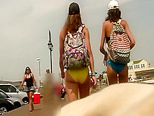 Couple O Teens Leavin' The Beach (Graz 15)