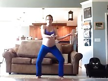 Mom Dances To Thriller To Induce Labor