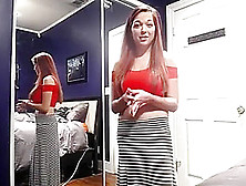 Une U00E9Tudiante Exhibe Sa Grosse Poitrine Sublime En Webcam