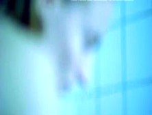 Sophie Turner - ''survive'' S1E01