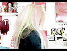Avril Lavigne - Hello Kitty. Mp4