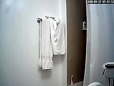 Amateur Teen Gets Spied On Bathroom Showing Pussy