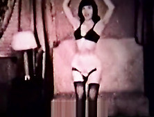 Vixen Lady Exposes Her Body (1950S Vintage)