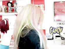 Avril Lavigne - 'hello Kitty' 2014