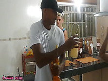 Meu Marido Foi Corno Enquanto Estava Na Sala Com Os Amigos (Completo No Red)