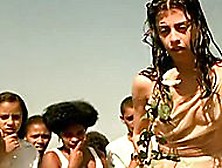 Fernanda Torres In O Primeiro Dia (1998)