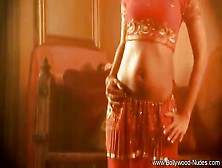 Hot Bollywood Actress Seductive Dance