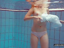 Underwater Nakedness With Melissa