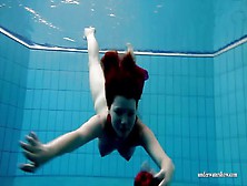 Hot Astonishing Girls Swimming Naked