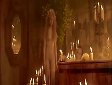 Jennifer Jason Leigh Bathtub,  Wet Scene In Flesh+Blood (1985)