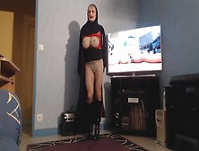 Beurette En Hijab Dance Les Nichons A L Air