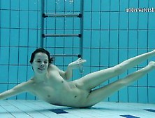 Slowmo Babe Gazel Podvodkova On Underwatershow