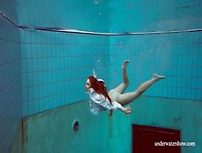 Solo Redhead Lola In Great Nude Underwater Show