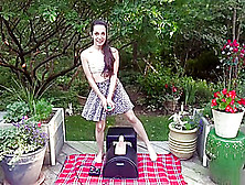 Teen Try Her Sybian Outdoor And Squirt