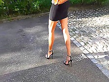 Bombshell In Mini Skirt And Sexy Shoes Walks Into The Limo