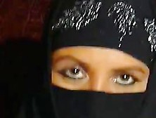 Webcam Video Shows A Masked Arab Milf Masturbating