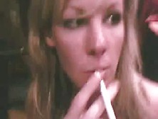 Webcam Chick Smoking Bj