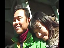 Süße Amateur Asiatin Eri Minami Mit Haariger Muschi Genießt Muschilecken