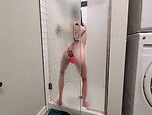 Web-Cam Beauty Likes Anal Mounts Her Behind With Shower Door
