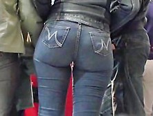 Big Bouncy Butt Looking Awesome In This Candid Video