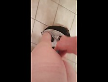Masturbates With A Makeup Tube In My Bathroom In The Early Afternoon Got Horny