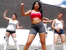Latinas Gym Al Aire Libre Show