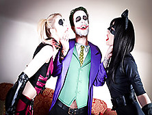 Jessica Jensen Tina Kay In Cosplay Harley Quinn And Catwomen Ride The Joker - Cosplaybabes