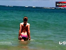 Piper Perabo Bikini Scene – Covert Affairs