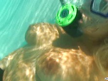 Underwater Laci