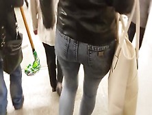 Russian Ass In The Metro 1