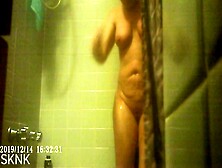 Pawg Milf Spied On In Shower