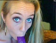Blonde Stunner Masturbates On Webcam