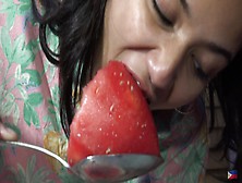 Ang Sarap! Filipina Babe Eats Watermelon With Humongous Spoon