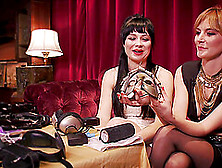 Backstage Video With Pornstars Kinky Siouxsie Q And Mona Wales