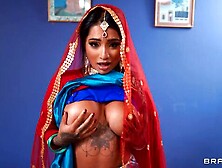 Watch Flirtatious Yasmina Khan's Smut