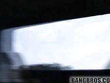 Loni Bang Bus