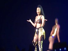 Nicki Minaj In Anaconda (Live) Paris,  Zenith
