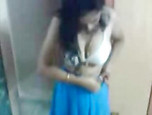 Amateur Indian Chick Shows Her Big Natural Tits For The Cam